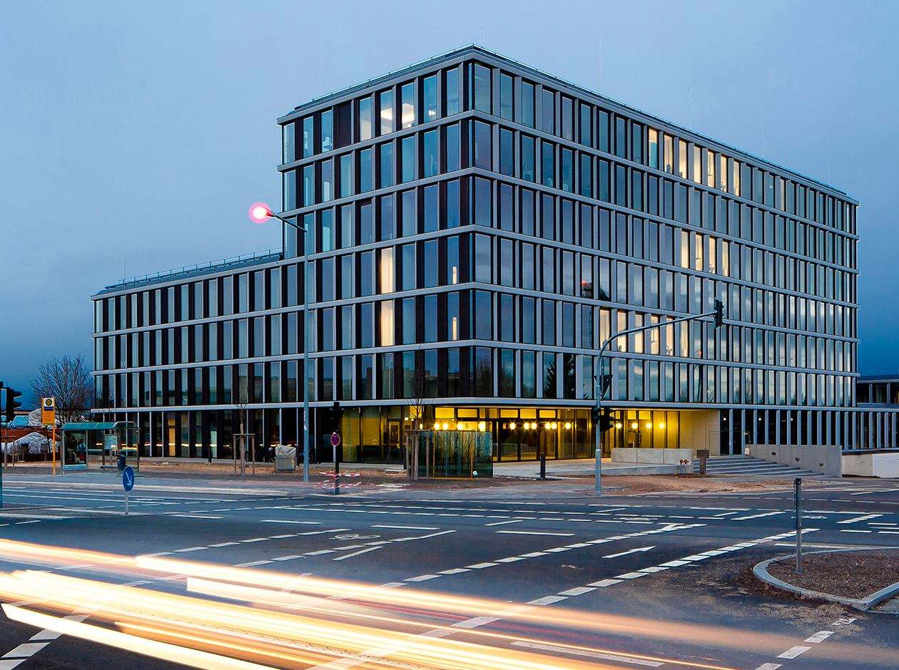 Außenansicht eines Bürogebäudes